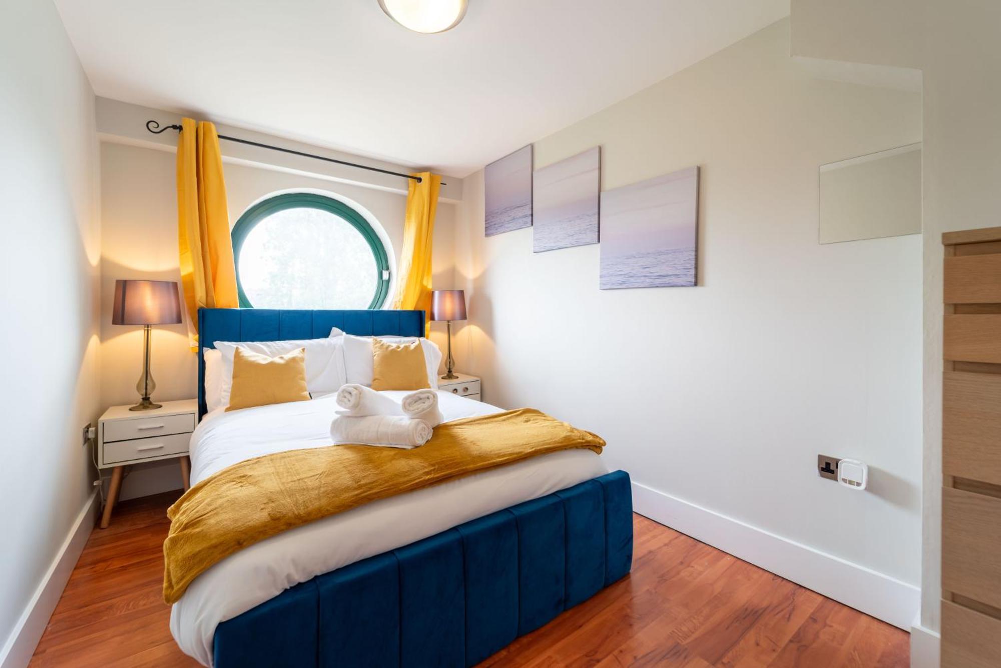 Luxury Docklands 2bed Apt- Close To Excel- Canary Wharf- Airport - 02 Arena- Free Parking- Ps 4 Londen