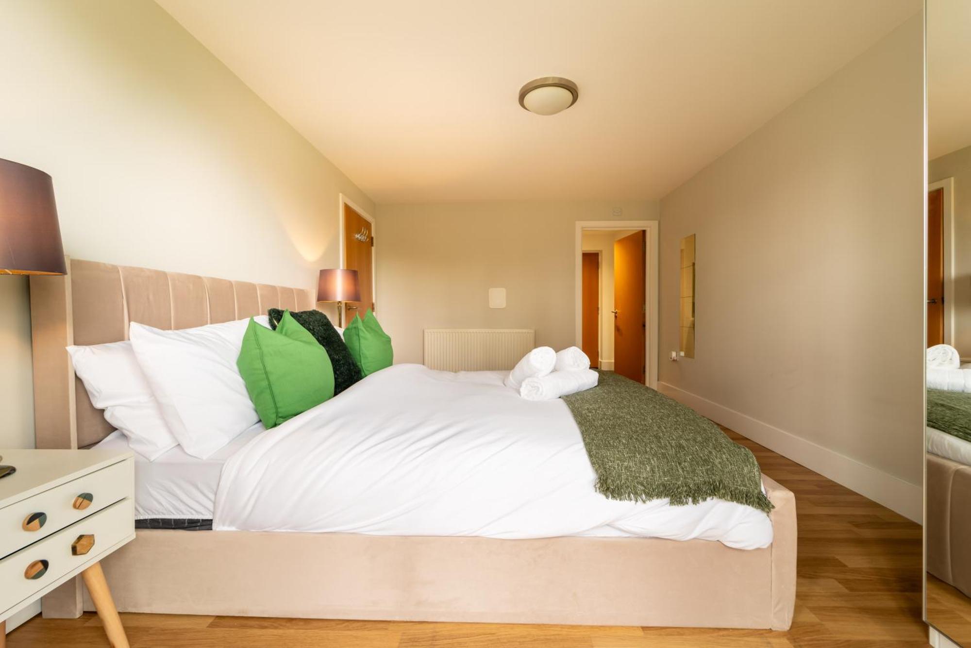 Luxury Docklands 2bed Apt- Close To Excel- Canary Wharf- Airport - 02 Arena- Free Parking- Ps 4 Appartement *