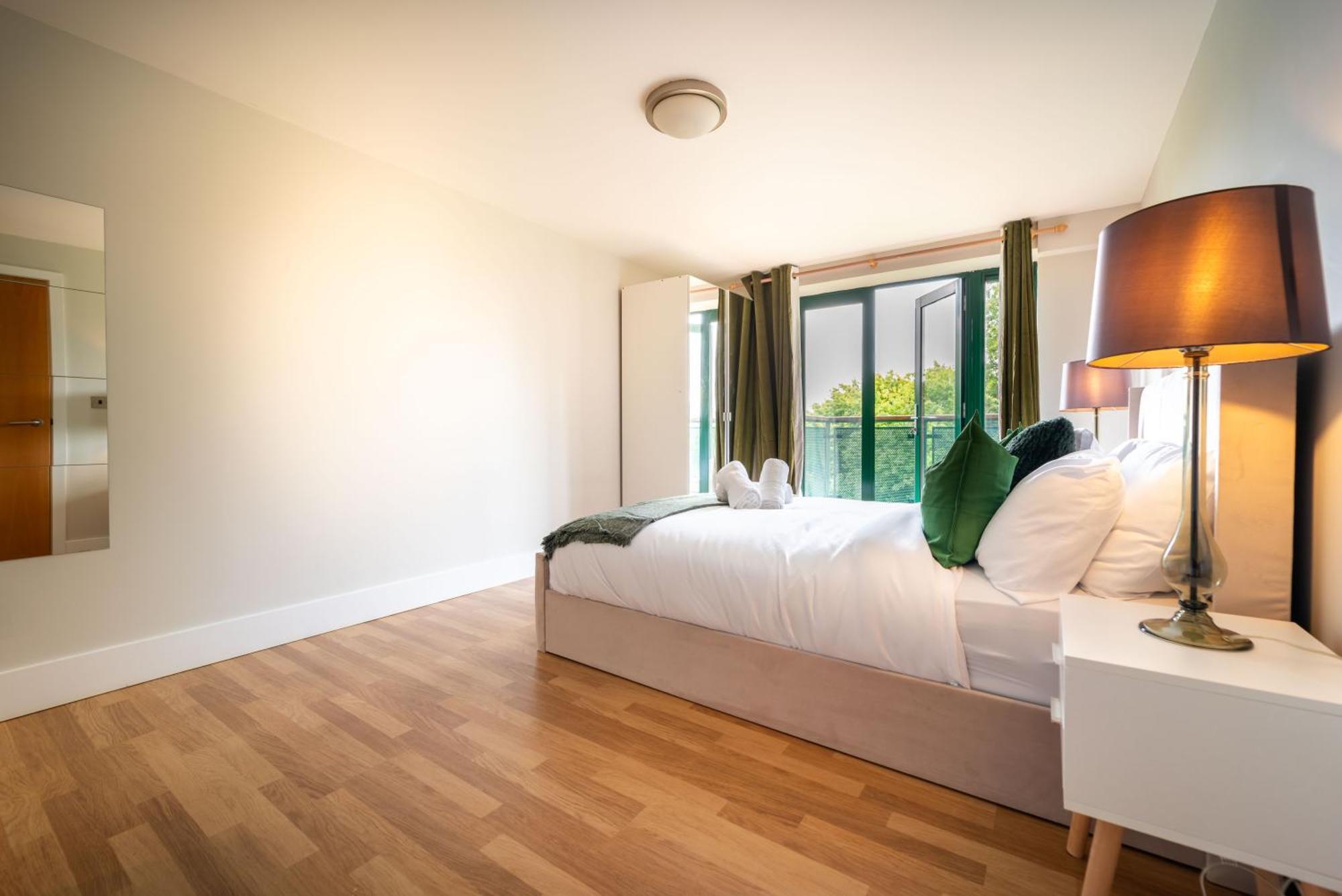 Appartement Luxury Docklands 2bed Apt- Close To Excel- Canary Wharf- Airport - 02 Arena- Free Parking- Ps 4 Londen