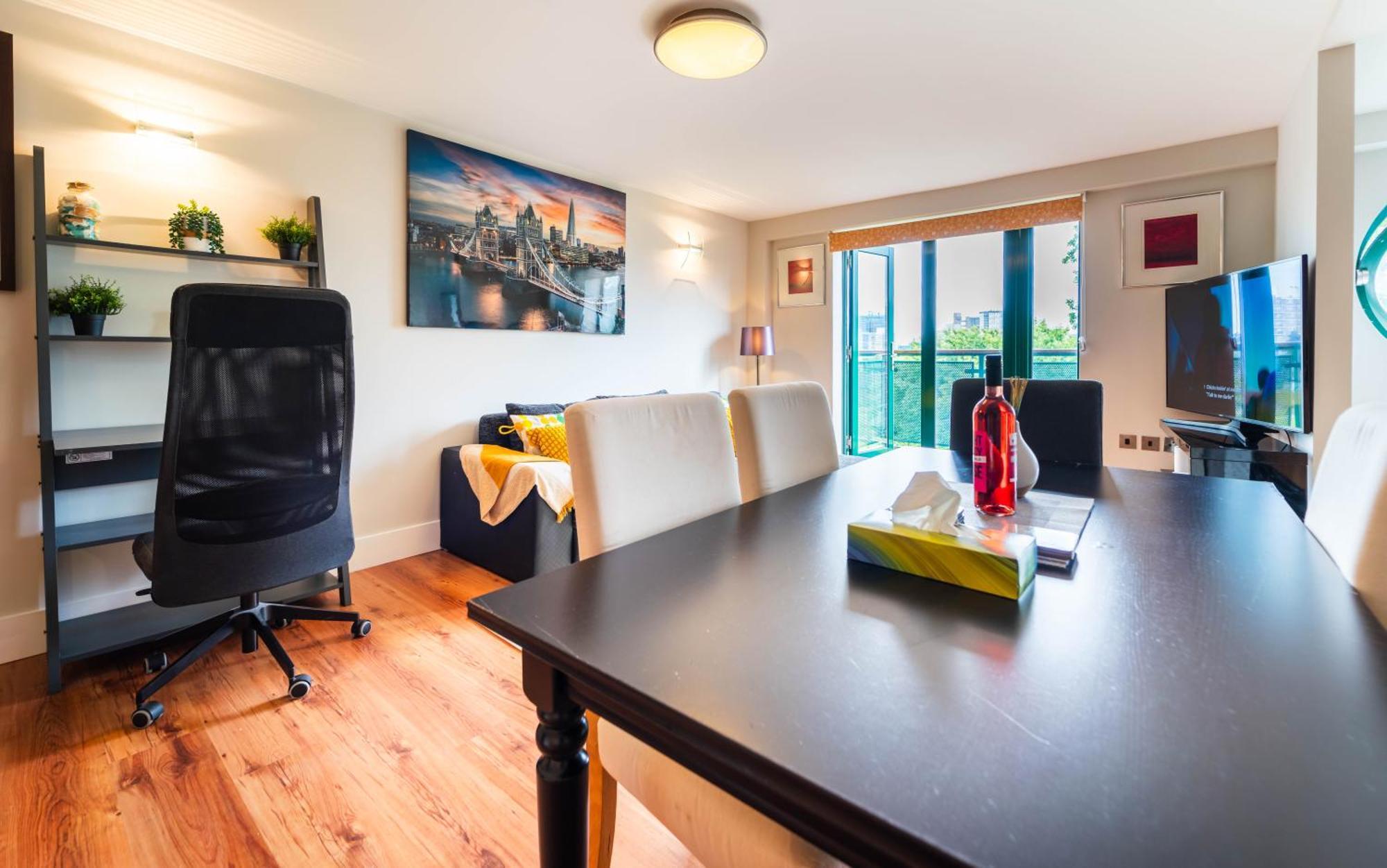 Luxury Docklands 2bed Apt- Close To Excel- Canary Wharf- Airport - 02 Arena- Free Parking- Ps 4 Appartement Londen